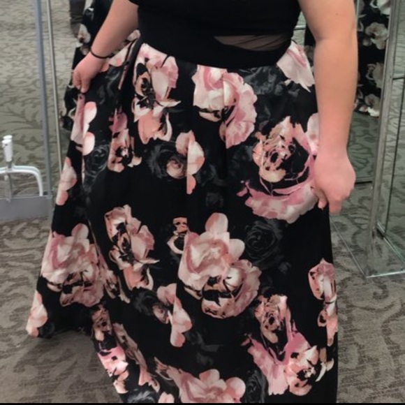 Floral Ball Gown Prom Dress with pockets - Picture 3 of 4